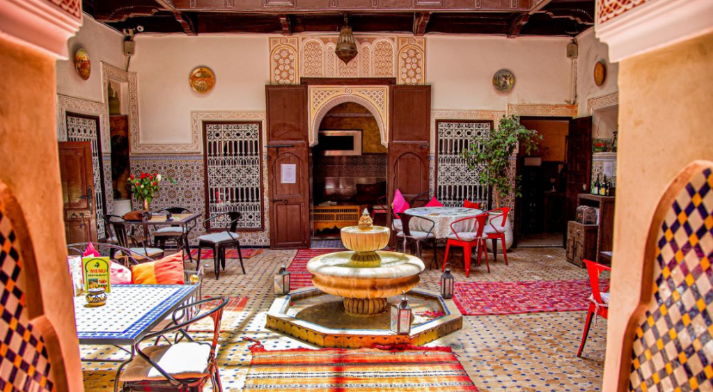 Moroccan Riad: pros and cons compared to a hotel | Kam Kam Dunes